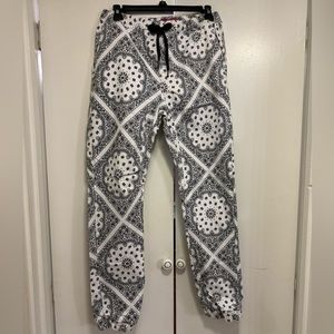 WT02 bandana print joggers, unisex size S, drawstring waist